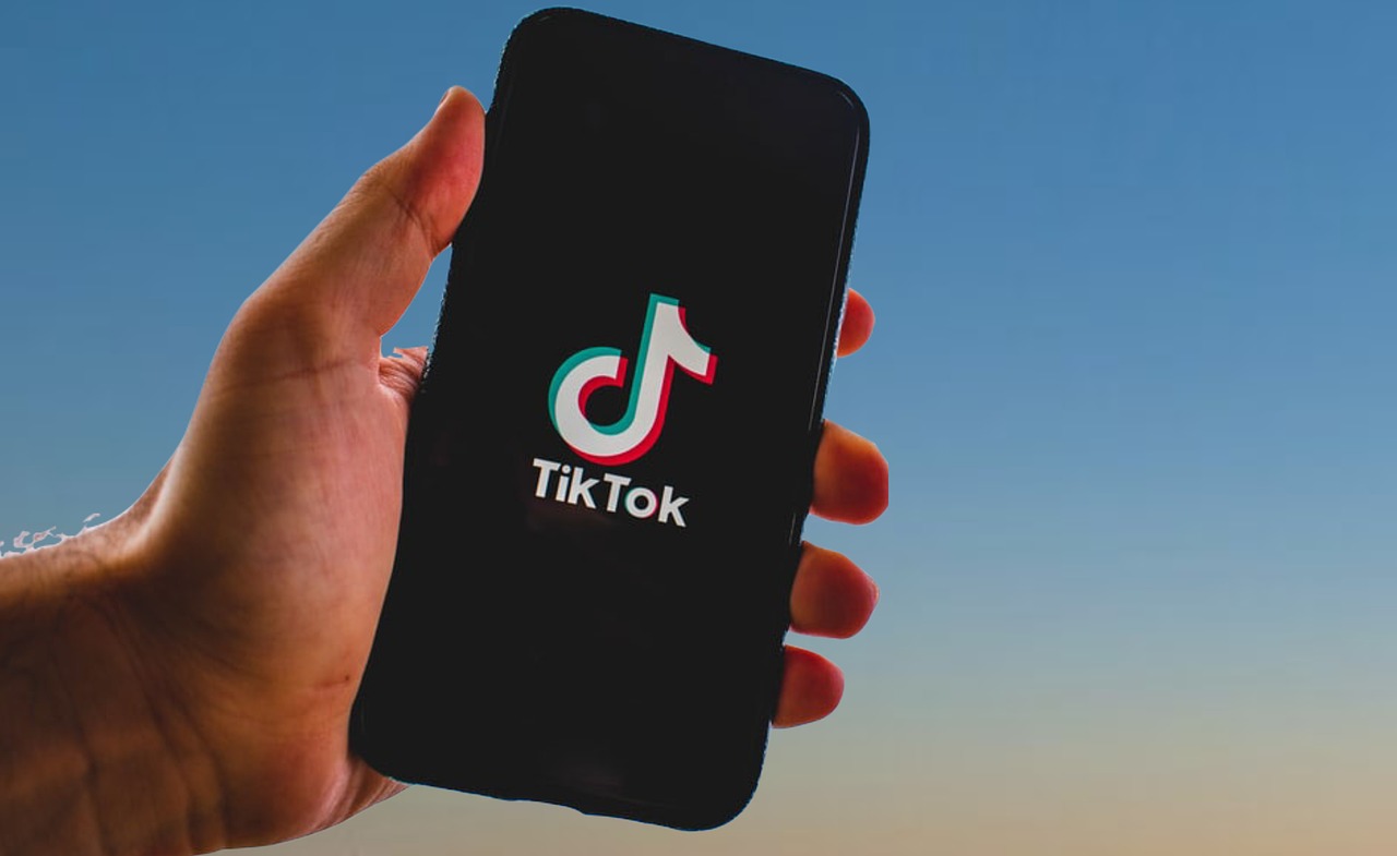 O uso do TikTok para promover conteúdo de web TV
